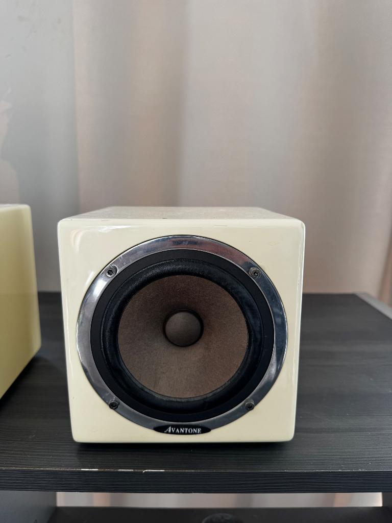 Avantone active mixcubes pair, Audio, Tv en Foto, Luidsprekers, Zo goed als nieuw, Minder dan 60 watt, Front, Rear of Stereo speakers