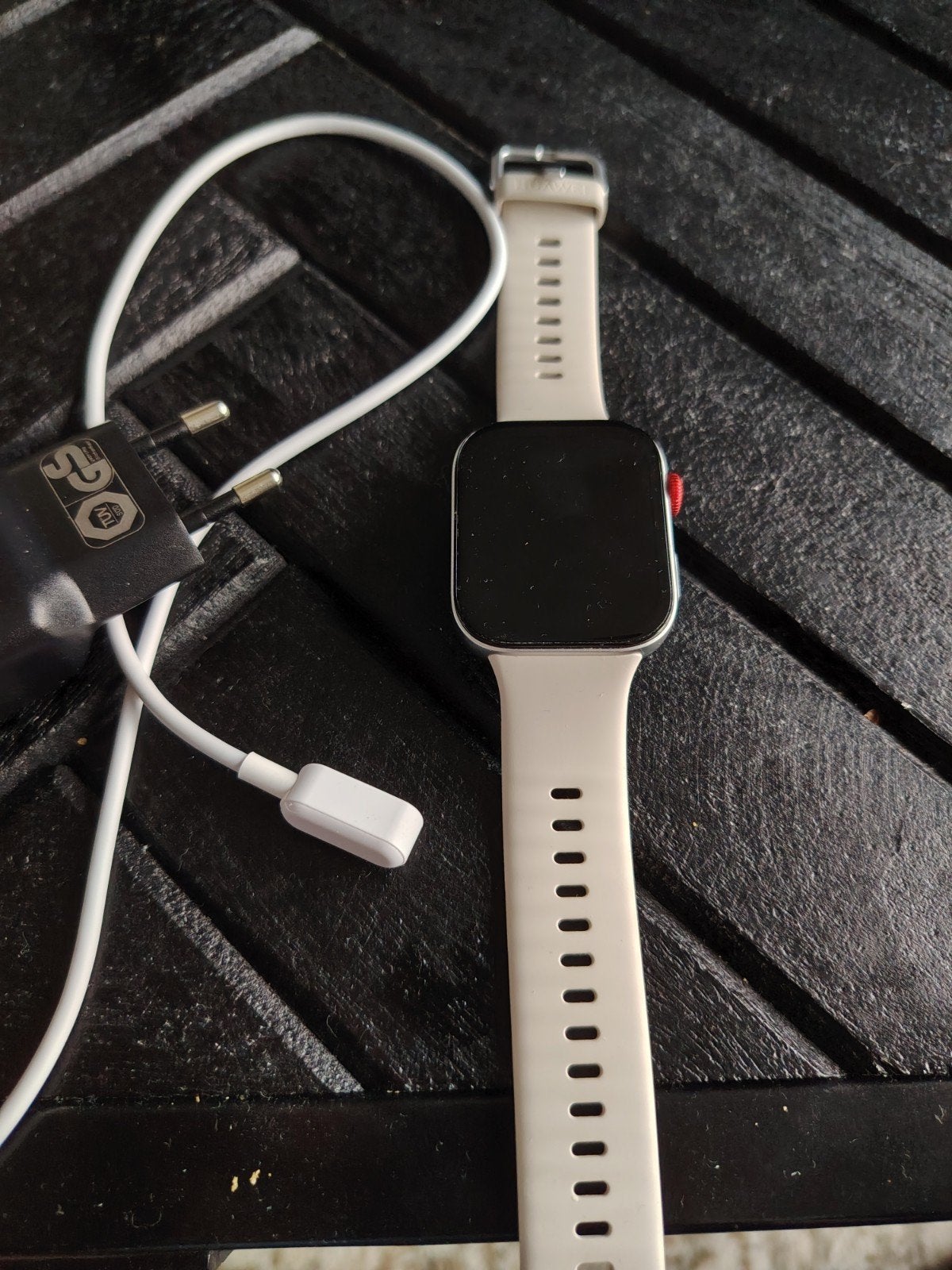 Huawei smartwatch fit 3 zgan!!, Sieraden, Tassen en Uiterlijk, Smartwatches, Ophalen of Verzenden, Zo goed als nieuw, Zwart, Android