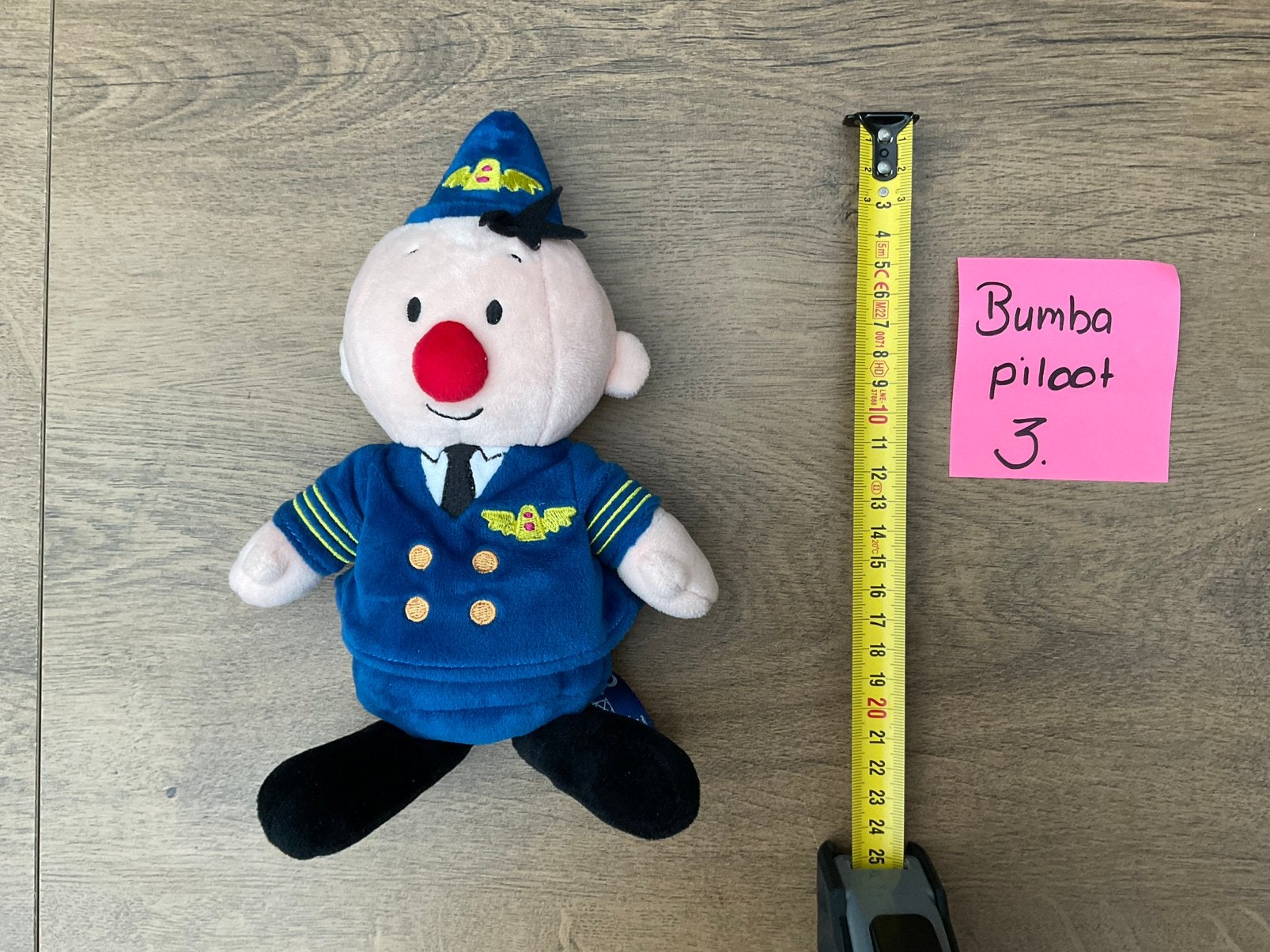 Nieuwe piloot Bumba knuffel ca 20cm Studio 100, Ophalen, Overige figuren, Nieuw, Beeldje of Figuurtje