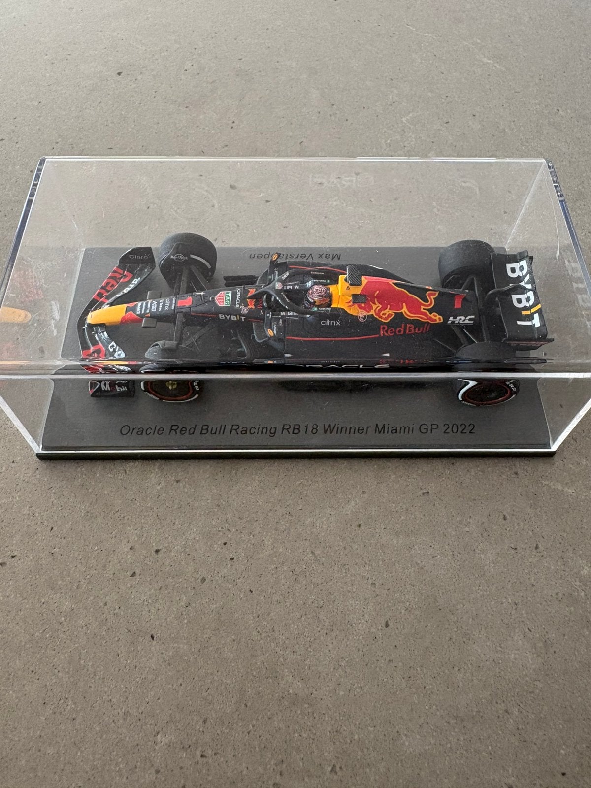 schaalmodel max verstappen winnaar miami 2022, Ophalen of Verzenden, Zo goed als nieuw, Formule 1