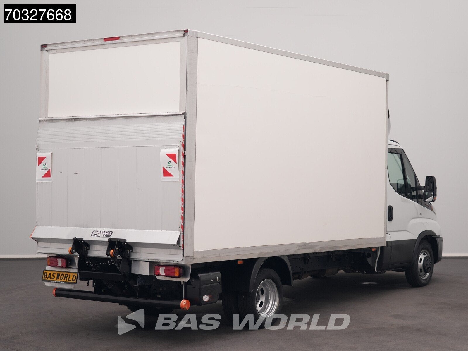 Iveco Daily 35C16 3.0L Laadklep Dubbellucht Bakwagen Airco C, Auto's, Stof, Gebruikt, Euro 6, 4 cilinders