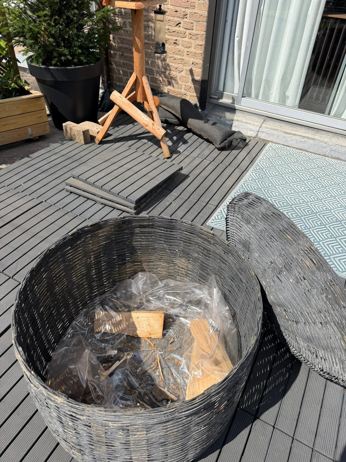 Rieten hout mand, Tuin en Terras, Ophalen, Zo goed als nieuw