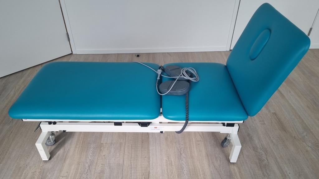 Behandelbank z.g.a.n. (3-delig, elektrisch verstelbaar), Ophalen, Zo goed als nieuw, Massagetafel