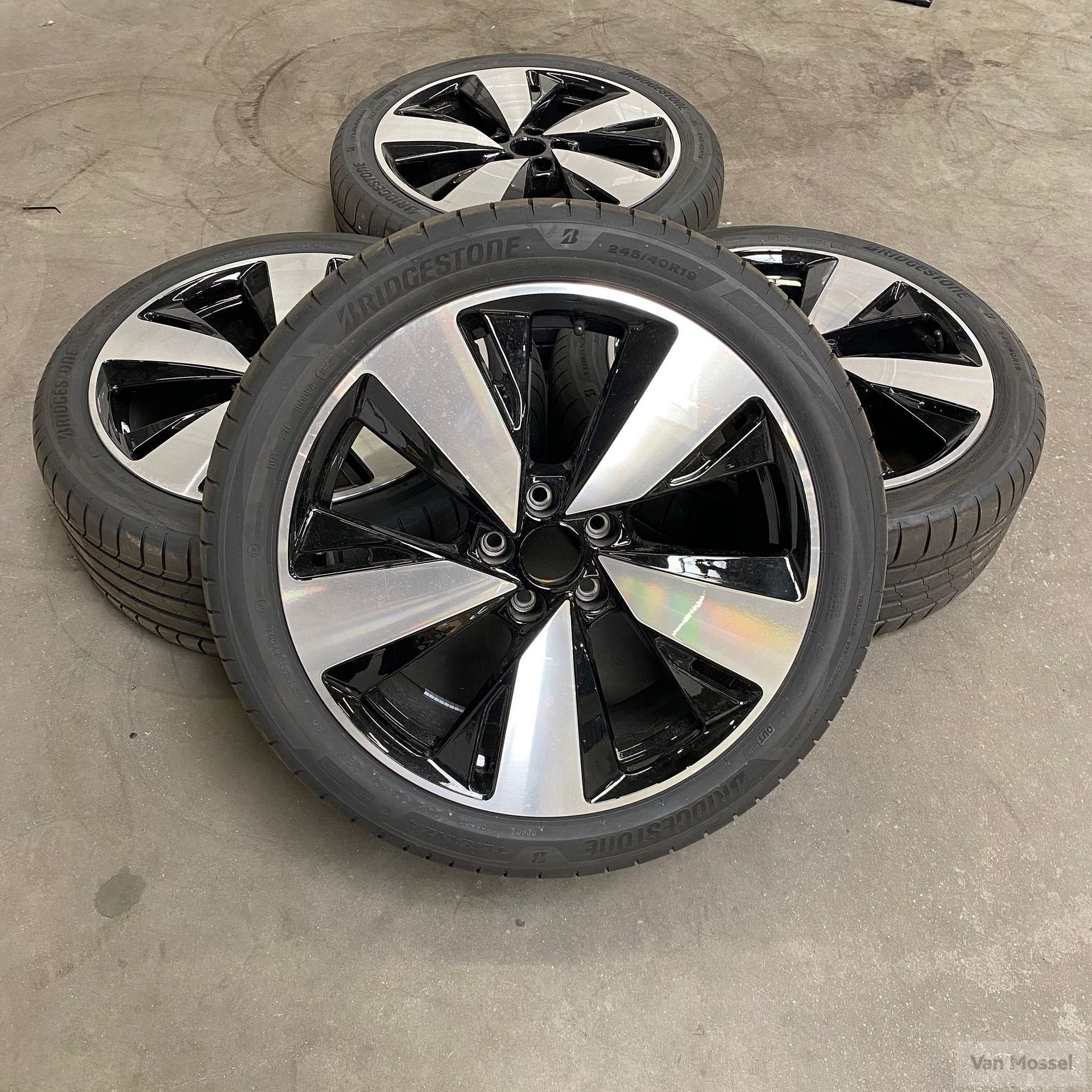 Audi A5 Bridgestone Turanza 6 245/40/R19 98Y