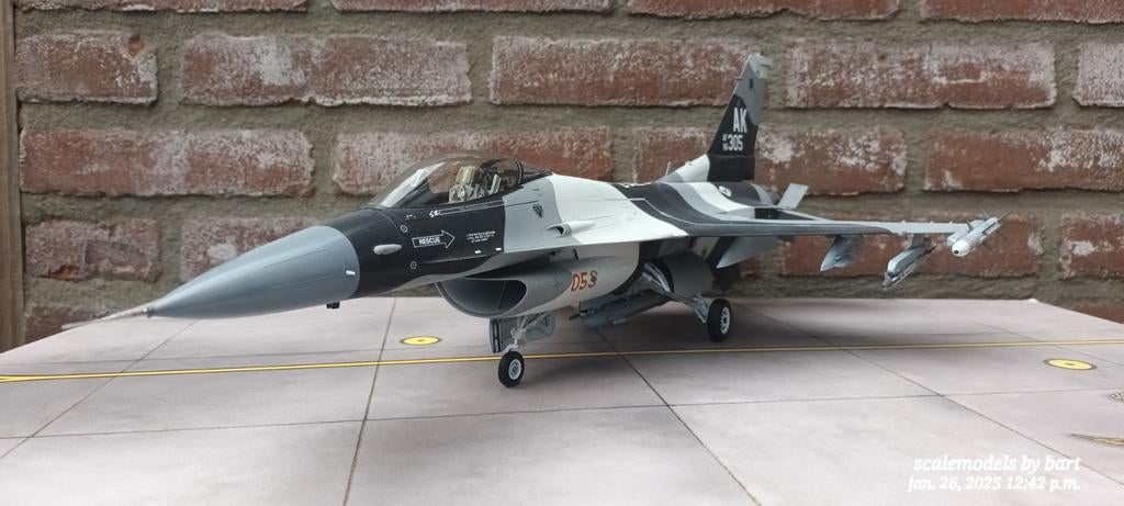1/32 F-16cj artic aggressor, Ophalen of Verzenden, Nieuw, Groter dan 1:72, Overige merken