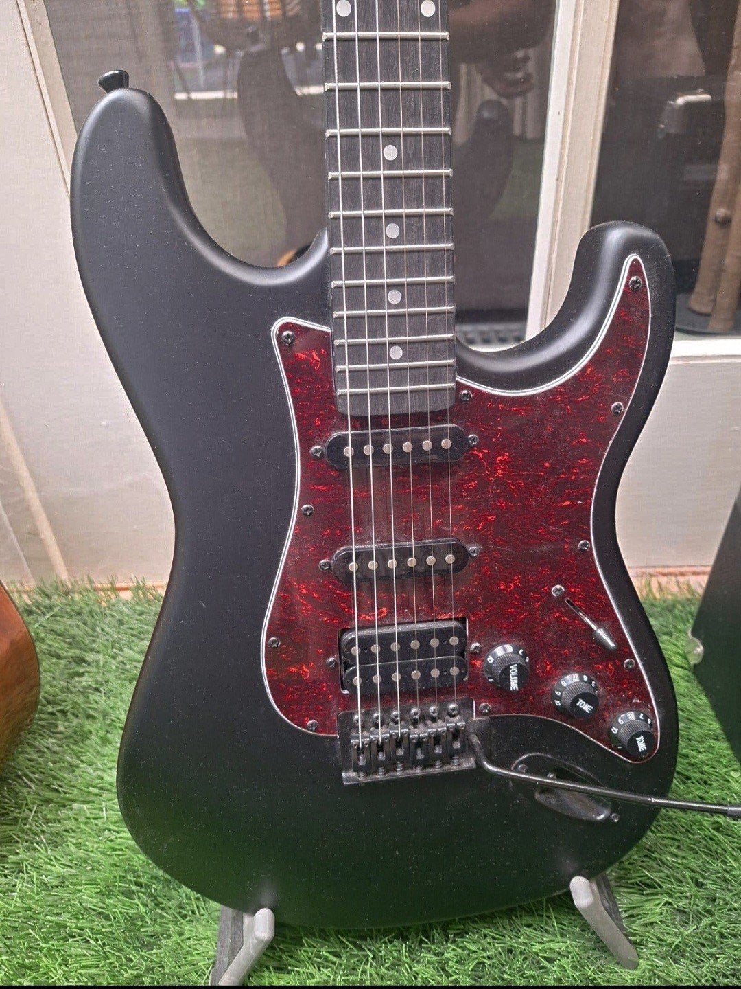 Elektrische gitaar Harley Benton met veel extra's, 70 euro, Ophalen, Zo goed als nieuw, Elektrisch