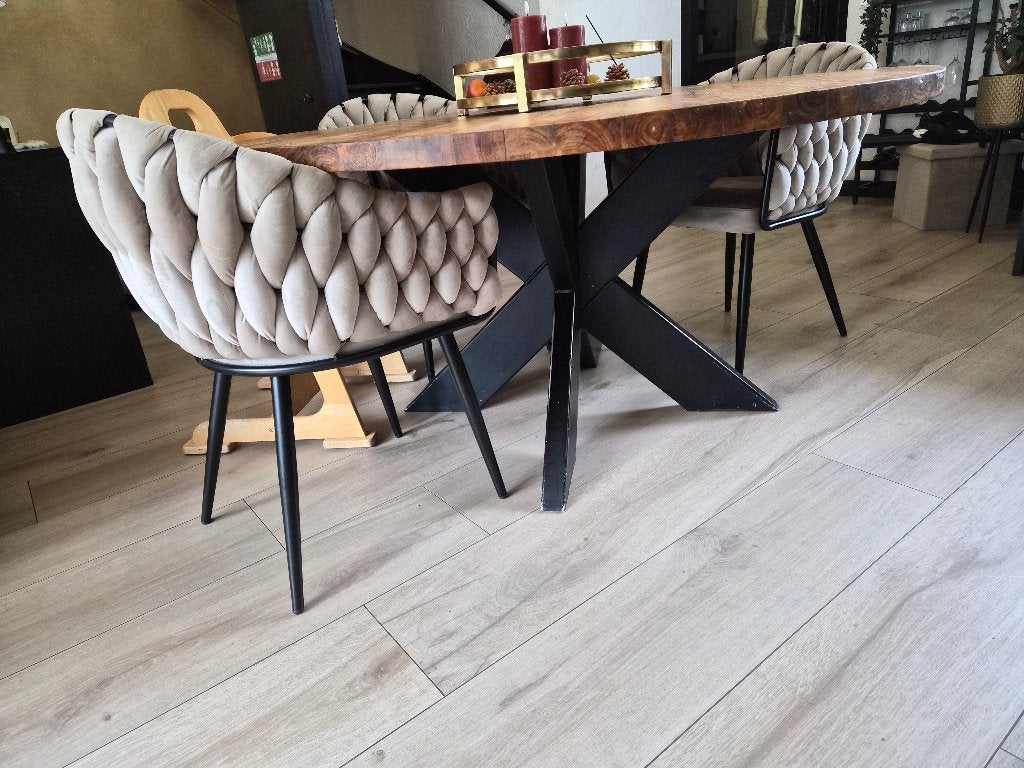 Eettafel massief eiken 150 cm zwart metalen onderstel, Huis en Inrichting, Ophalen, Gebruikt, Vijf personen of meer, 100 tot 150 cm
