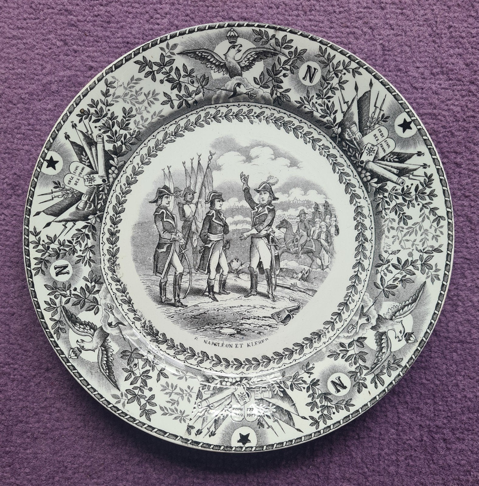 Bord Société Céramique Maestricht decor Napoleon, Antiek en Kunst, Ophalen of Verzenden