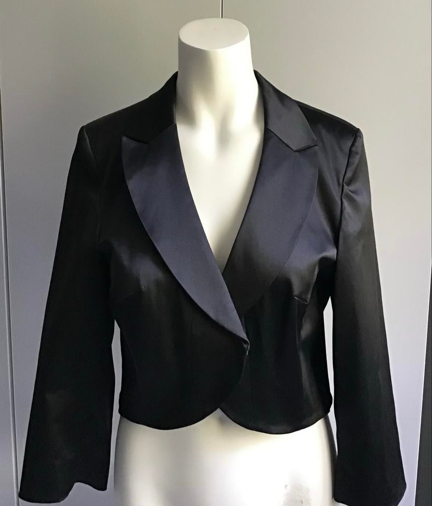 Elegant Zwart Satijnen Bolero Jasje, Ophalen of Verzenden, Nieuw, Maat 38/40 (M), Zwart