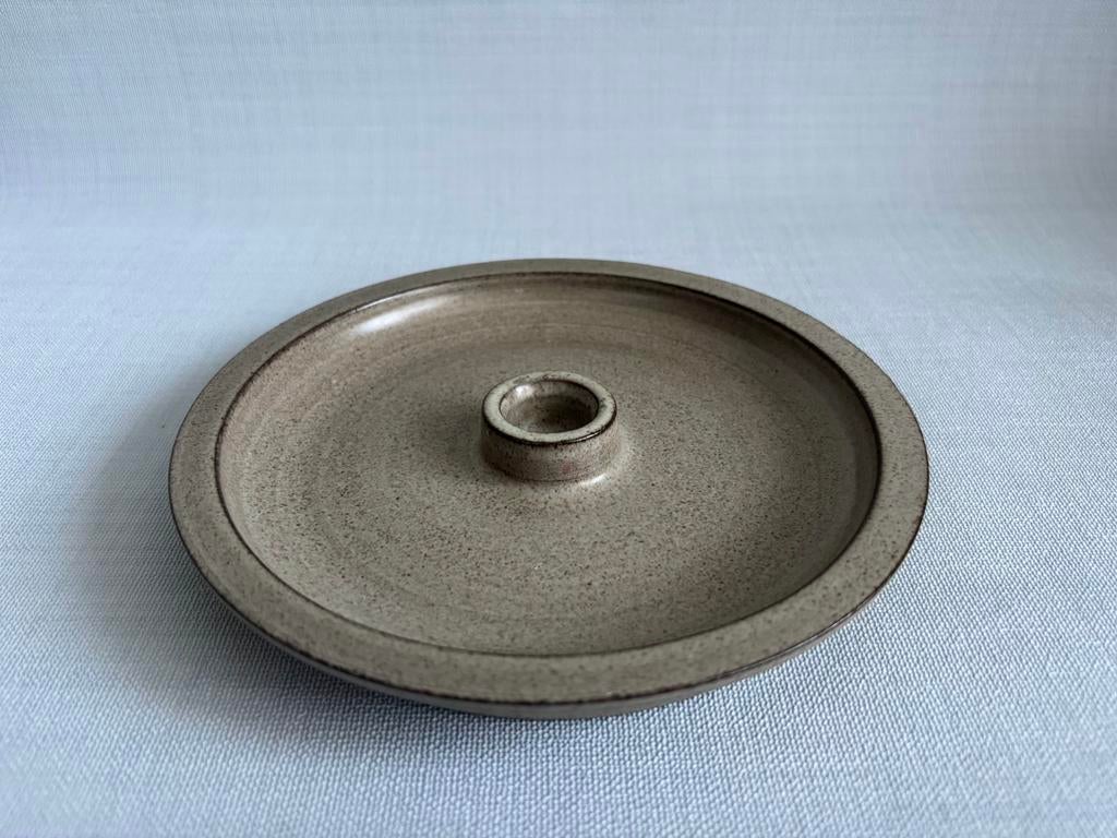 Mid-Century Keramiek schaal kandelaar Studio Pottery Design, Overige materialen, Nieuw, Ophalen of Verzenden, Grijs