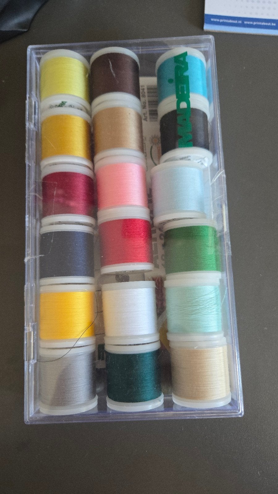 Madeira Aerofil Naaigaren Set - 18 Spoelen, Ophalen