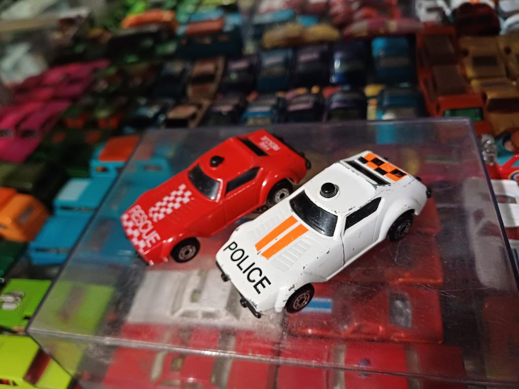 matchbox super gt  2x. rescue en police, Ophalen of Verzenden, Zo goed als nieuw, Auto
