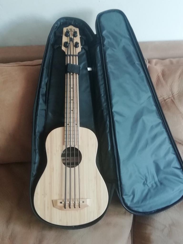 Kala U-Bass Akoestische Basgitaar met Gigbag, Muziek en Instrumenten, Snaarinstrumenten | Gitaren | Bas, Ophalen of Verzenden