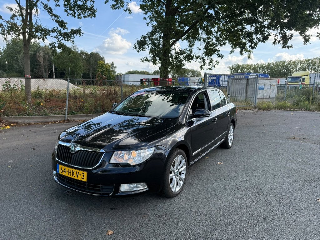 Skoda Superb 1.8 TSI 118KW 2009 Zwart, Auto's, Stof, 1429 kg, 4 cilinders, 700 kg