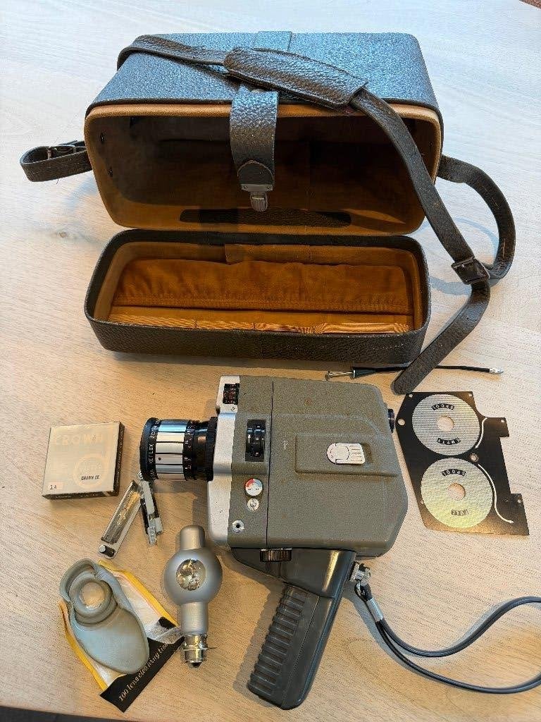 Vintage Crown Auto Zoom 201 filmcamera Complete set met tas, Verzamelen, Fotografica en Filmapparatuur, Ophalen of Verzenden, 1960 tot 1980