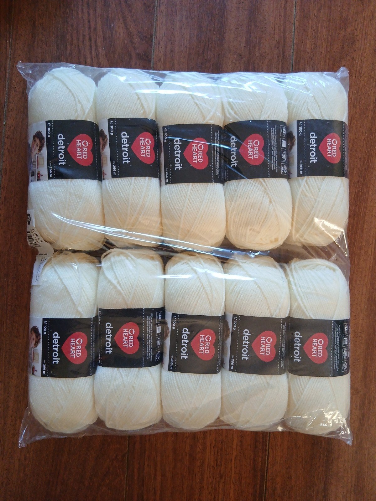 NIEUW 10 bollen acrylgaren a 100 gram, ecru, Detroit, Ophalen of Verzenden, Nieuw, Breien of Haken, Wol of Garen