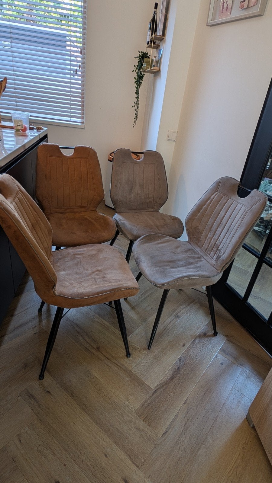 4 eettafel stoelen > vandaag GRATIS ophalen!, Ophalen, Gebruikt, Stof, Vier