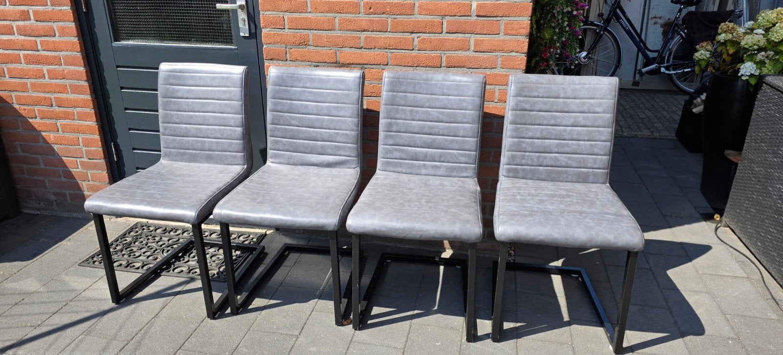 Nette grijze eetkamerstoelen, Huis en Inrichting, Stoelen, Ophalen, Gebruikt, Vier, Metaal