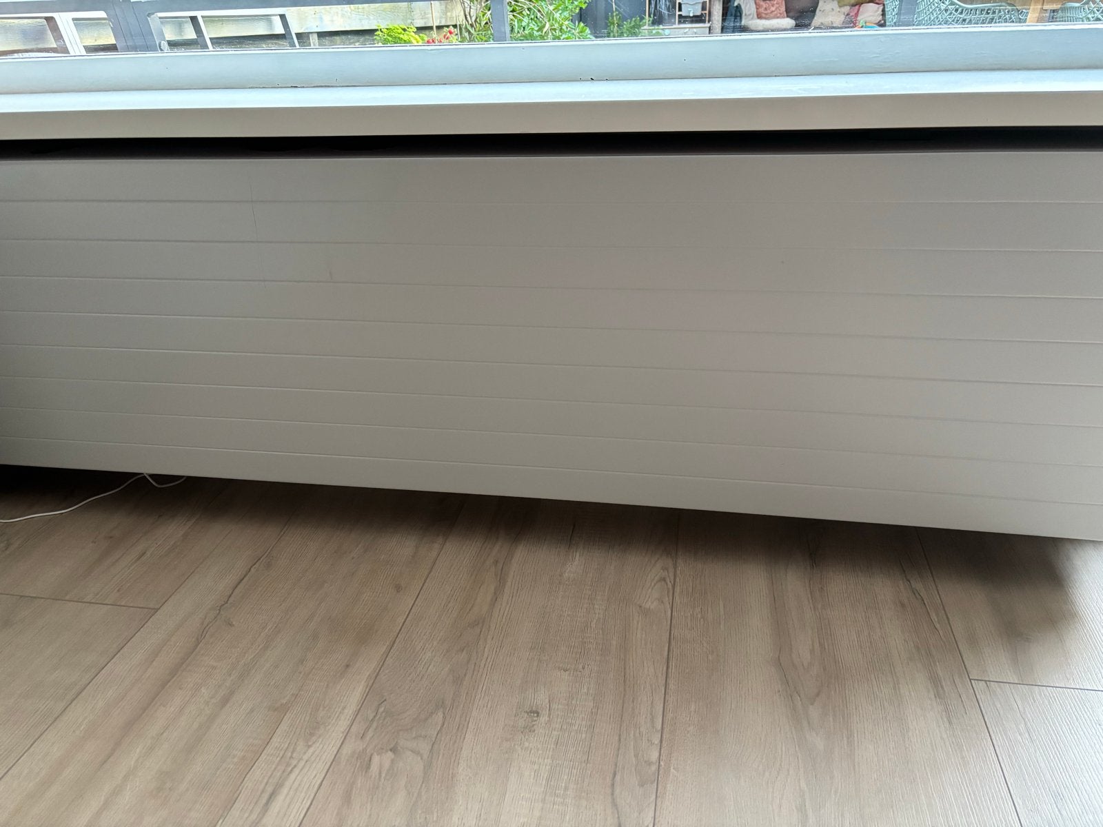 Witte radiatorombouw Sentimo Groove. Zo goed als nieuw!, Ophalen, 30 tot 80 cm, Radiator, 150 cm of meer