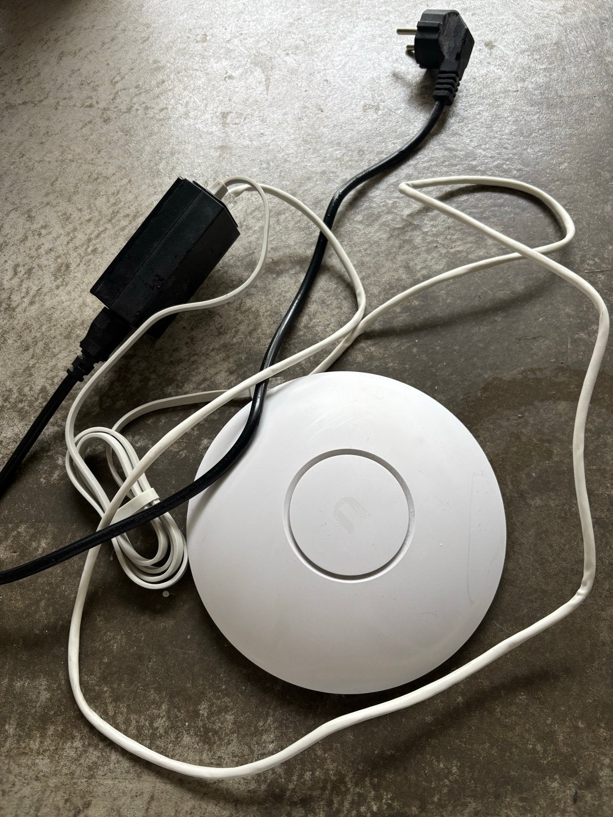 Ubiquiti UniFi AP AC LR Access Point, Computers en Software, Accesspoints, Ophalen of Verzenden, Gebruikt