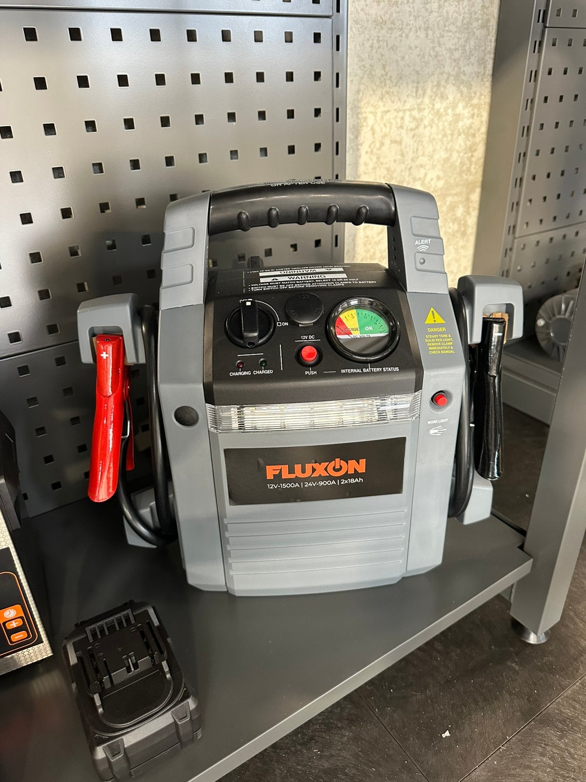 Fluxon startbooster 12 - 24V / Nieuw