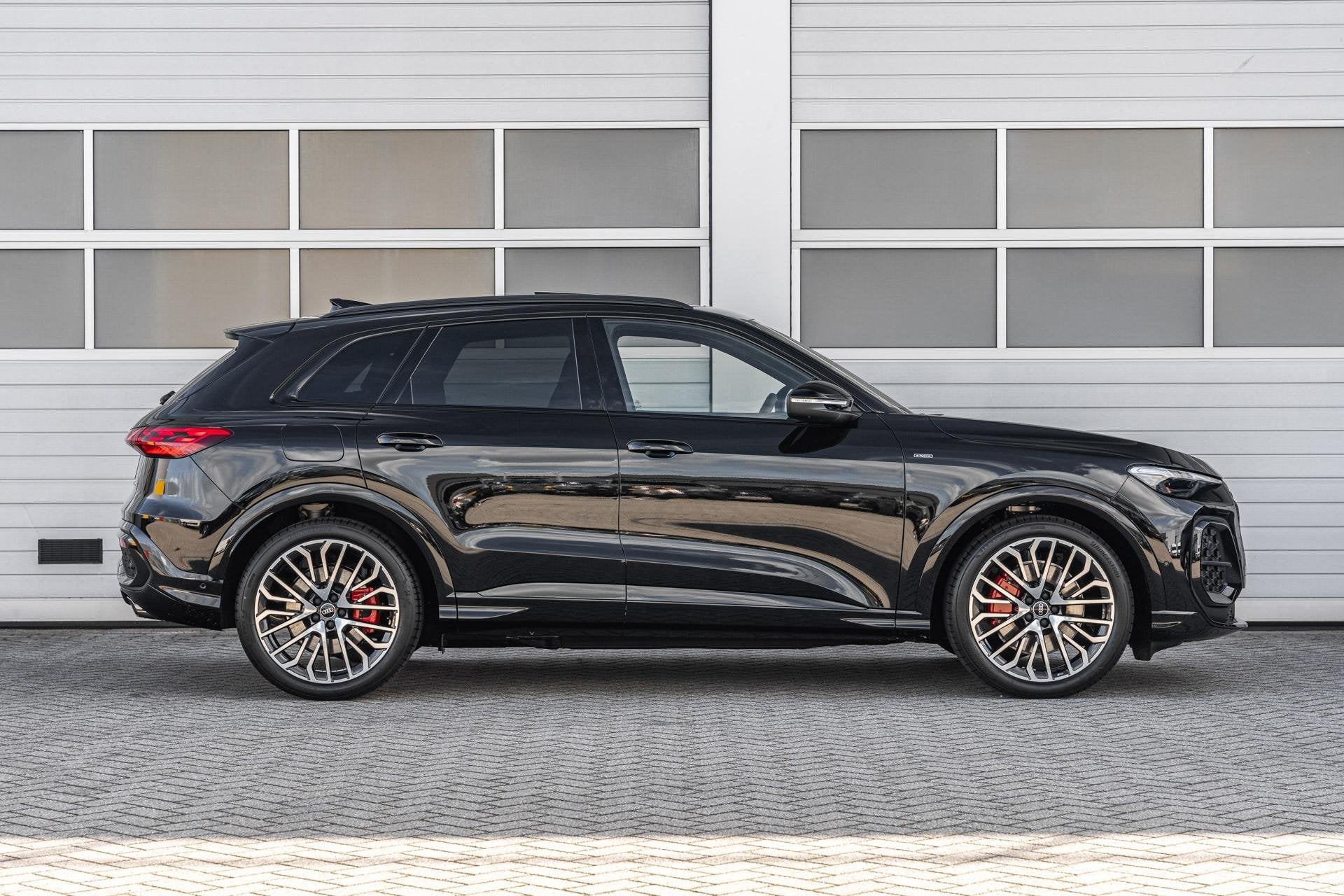 Audi Q5 2.0 TFSI e-hybrid quattro S Edition Competition | Mu, Auto's, Automaat, 12 maanden, Stof, 4 cilinders