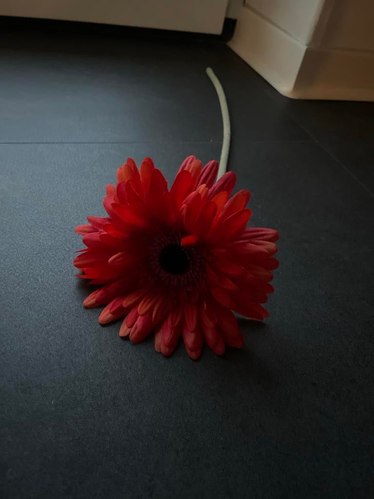 Rode Kunstbloem, Binnen, Kunstbloem, Textiel, Ophalen of Verzenden