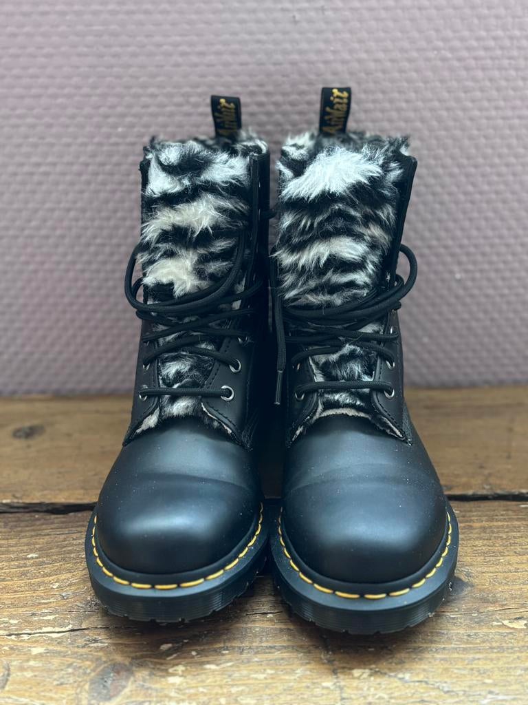 Dr Martens Serena maat 40, Ophalen of Verzenden, Nieuw, Zwart