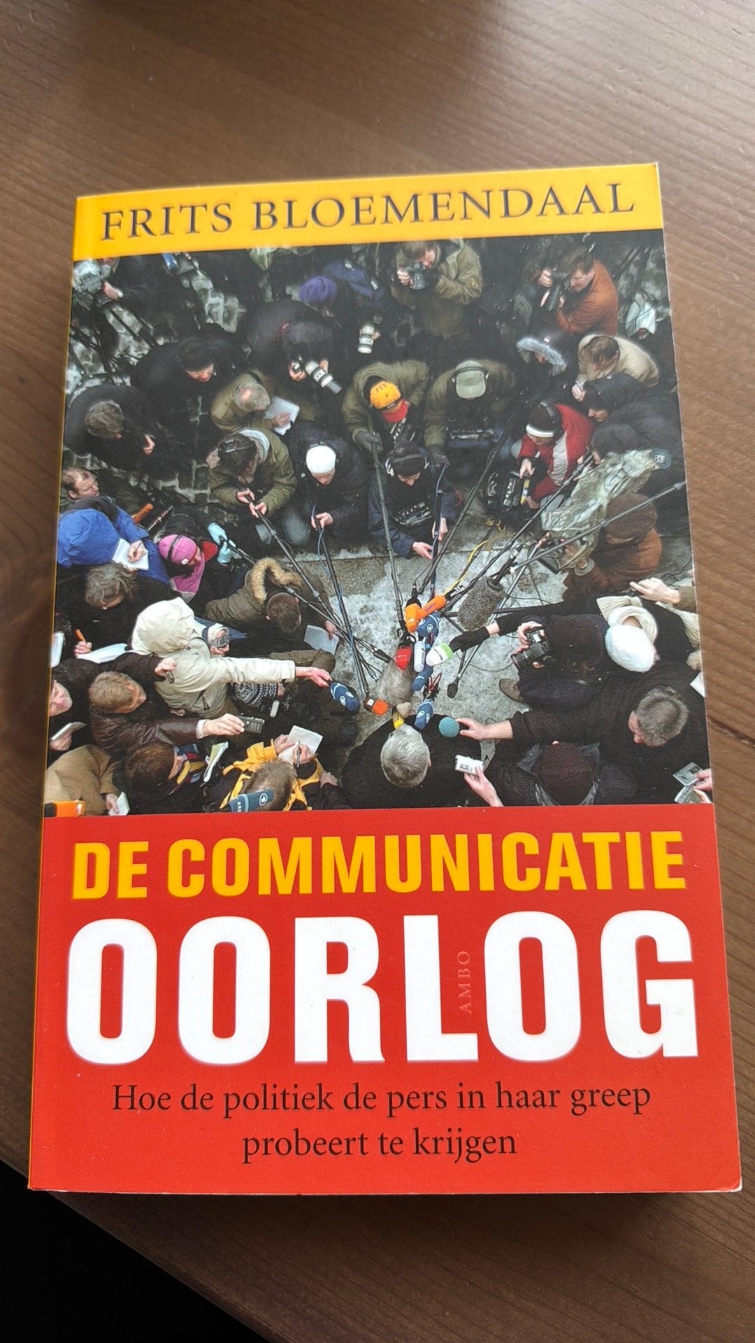 Frits Bloemendaal - De communicatieoorlog, Boeken, Ophalen of Verzenden, Zo goed als nieuw, Frits Bloemendaal