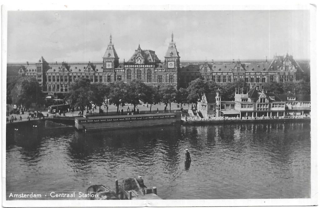 AK Amsterdam - Centraal Station met Smits Koffiehuis, Verzenden, 1940 tot 1960, Gelopen, Noord-Holland