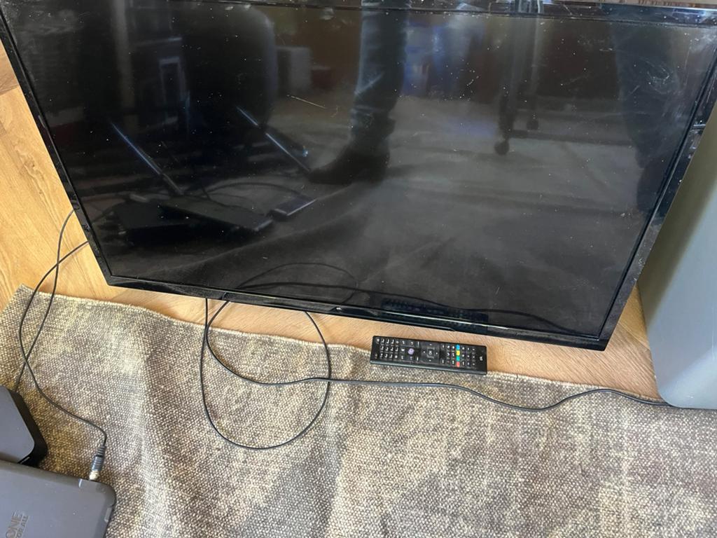 Tv  leuk voor puber kamer of voor vakantie., Ophalen, Zo goed als nieuw, 50 Hz, Overige merken