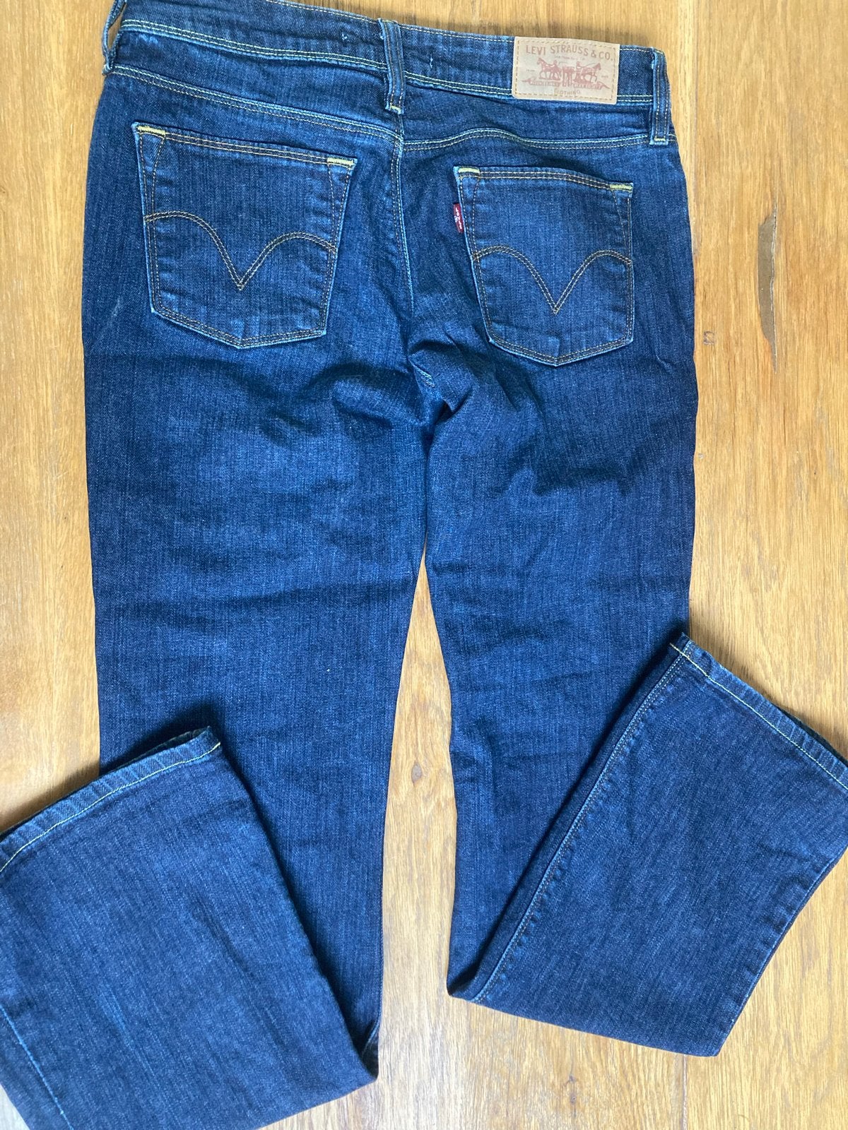 LEVI’S  572 Boot Cut spijkerbroek 38. 30/32, Kleding | Dames, Zo goed als nieuw, W30 - W32 (confectie 38/40), Levi's, Verzenden