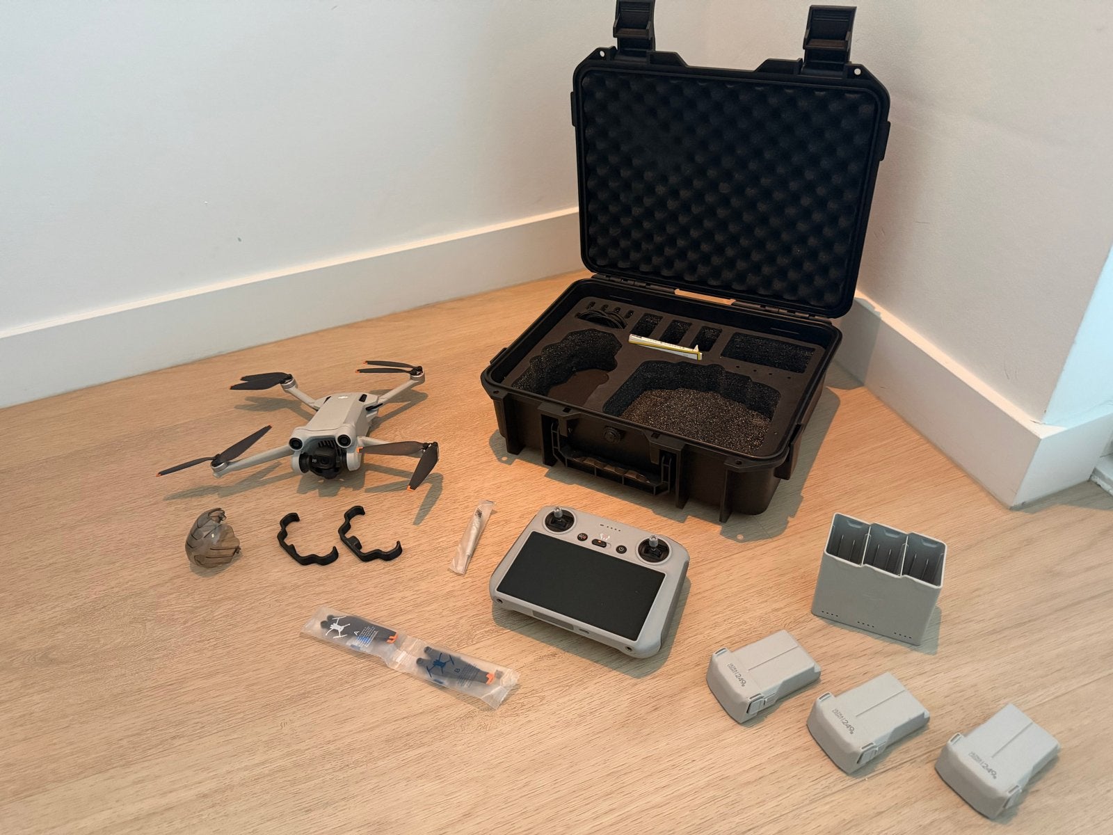 NIEUW DJI Mini 3 Pro Fly met veel accessoires, 30 tot 45 minuten, Cameradrone, 5 tot 10 kilometer, Nieuw
