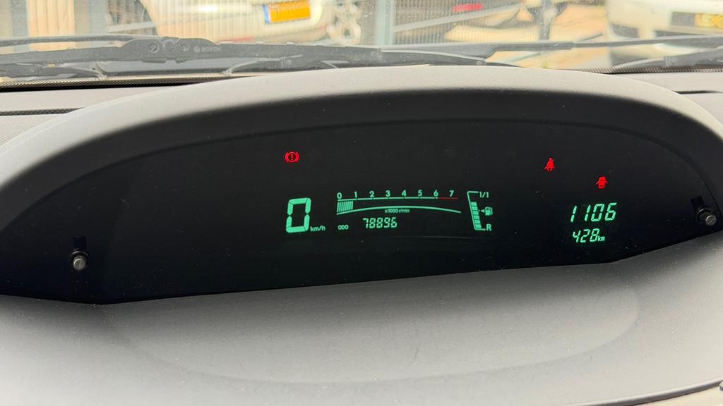 Toyota Yaris 1.0 VVTi Acces Airco|NAP|Trekhaak, Voorwielaandrijving, Euro 5, 750 kg, Bedrijf