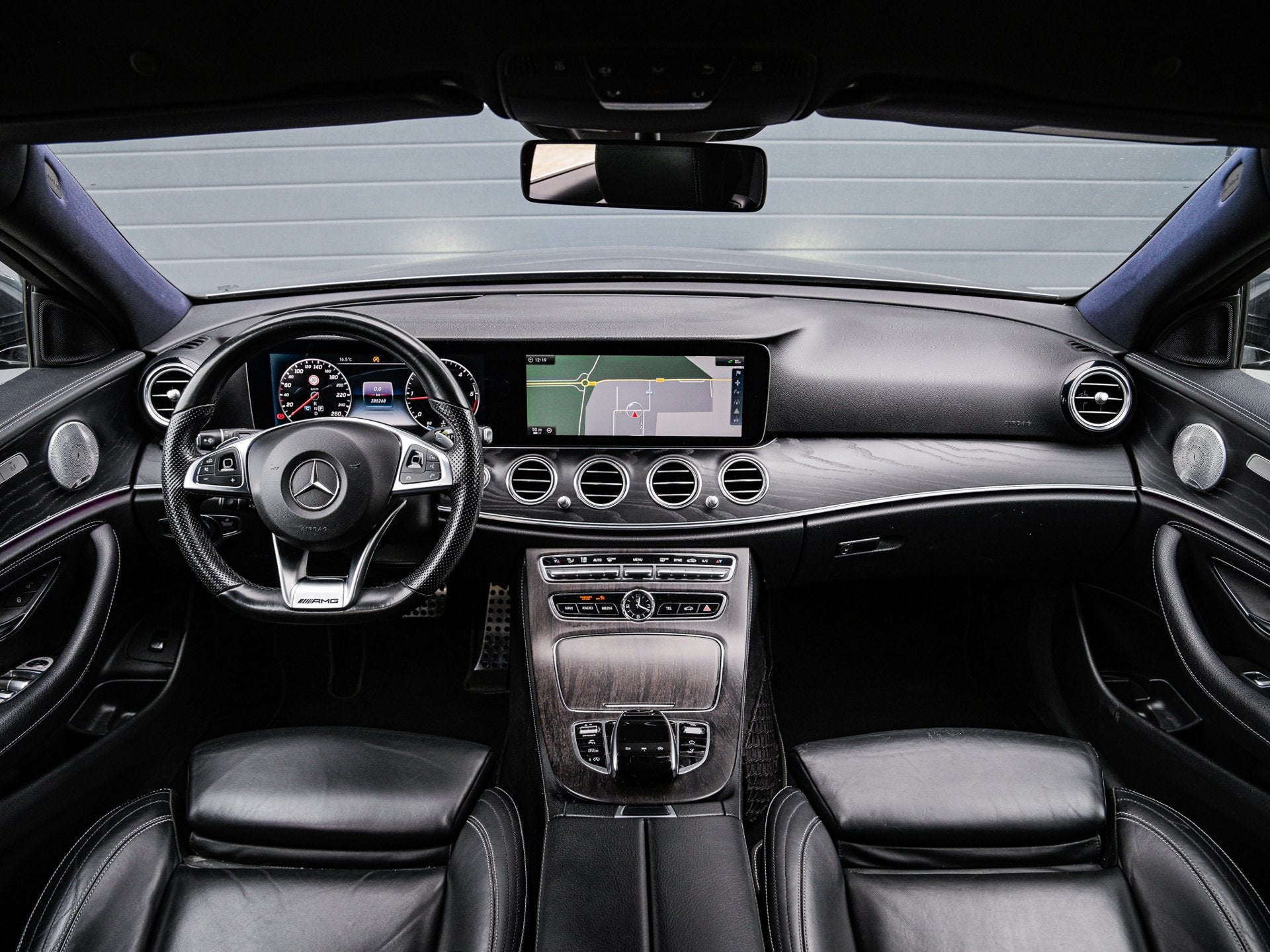 Mercedes-Benz E-klasse Estate 220 d AMG | Widescreen | Leder, Dealer onderhouden, Achterwielaandrijving, Gebruikt, Leder