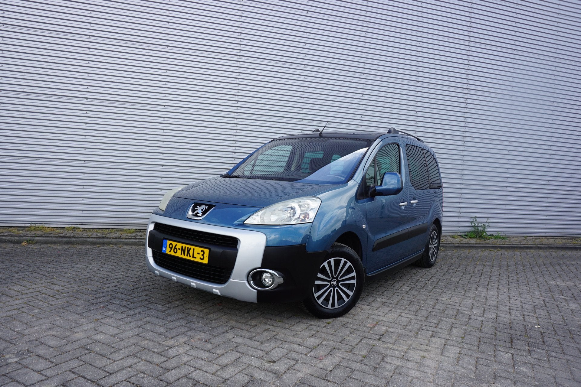 Peugeot Partner Tepee 1.6 Outdoor Climate / Pano / Parkeers, Voorwielaandrijving, Stof, 4 cilinders, Blauw