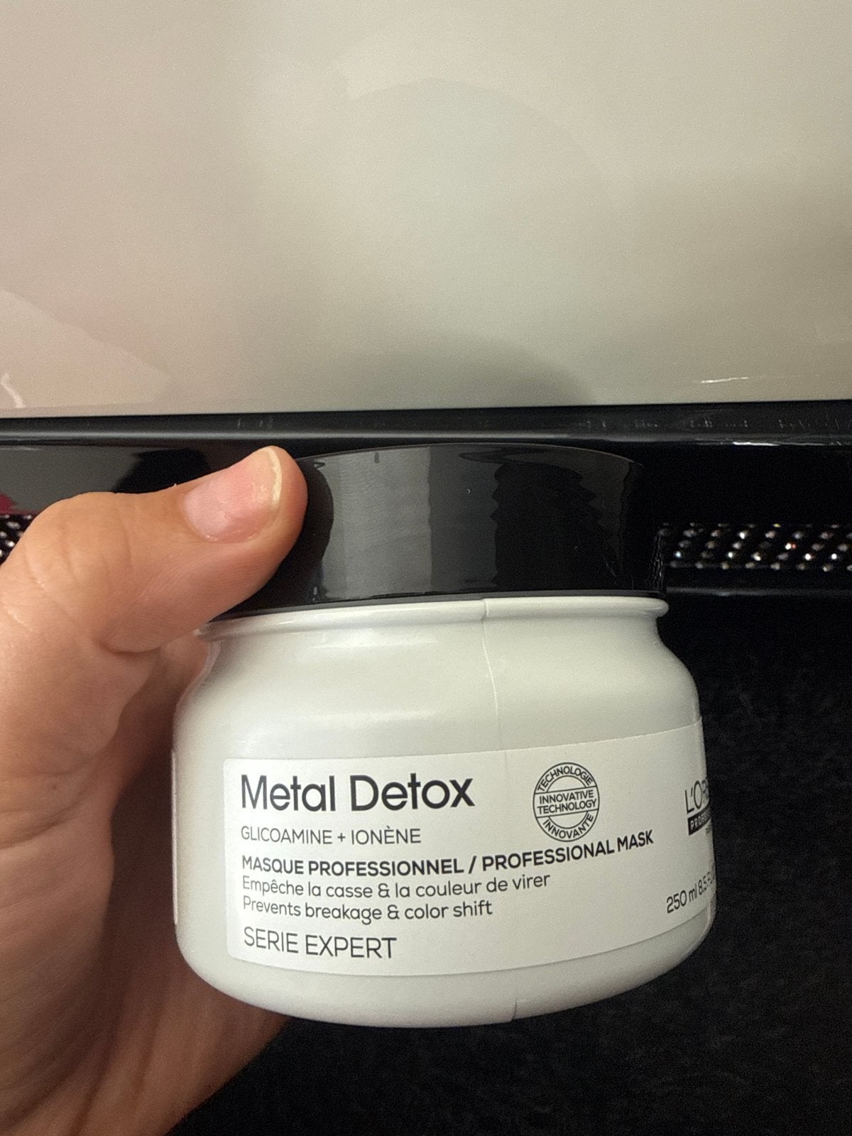 L'Oréal Metal Detox Haarmasker 250ml - Nieuw, Ophalen of Verzenden, Nieuw, Haarverzorger of -hersteller