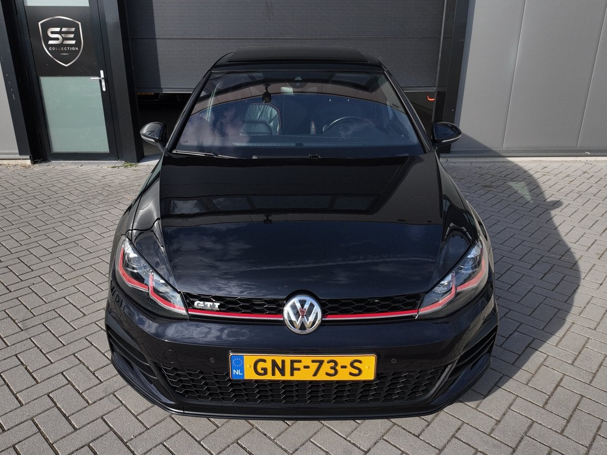 Volkswagen Golf 2.0 GTI 5D DSG 2017 Zwart, Auto's, 4 cilinders, Zwart, Leder, Bedrijf
