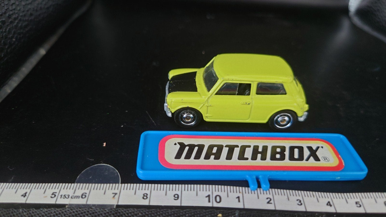Matchbox Austin Mini Cooper Mr. Bean - Geel Diecast Auto, Ophalen of Verzenden, Zo goed als nieuw, Auto, Matchbox