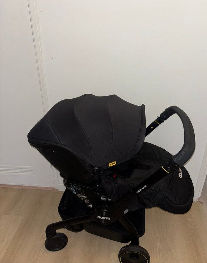 Doona X met accessoires, Gebruikt, Met autostoeltje, Ophalen, Kinderwagen