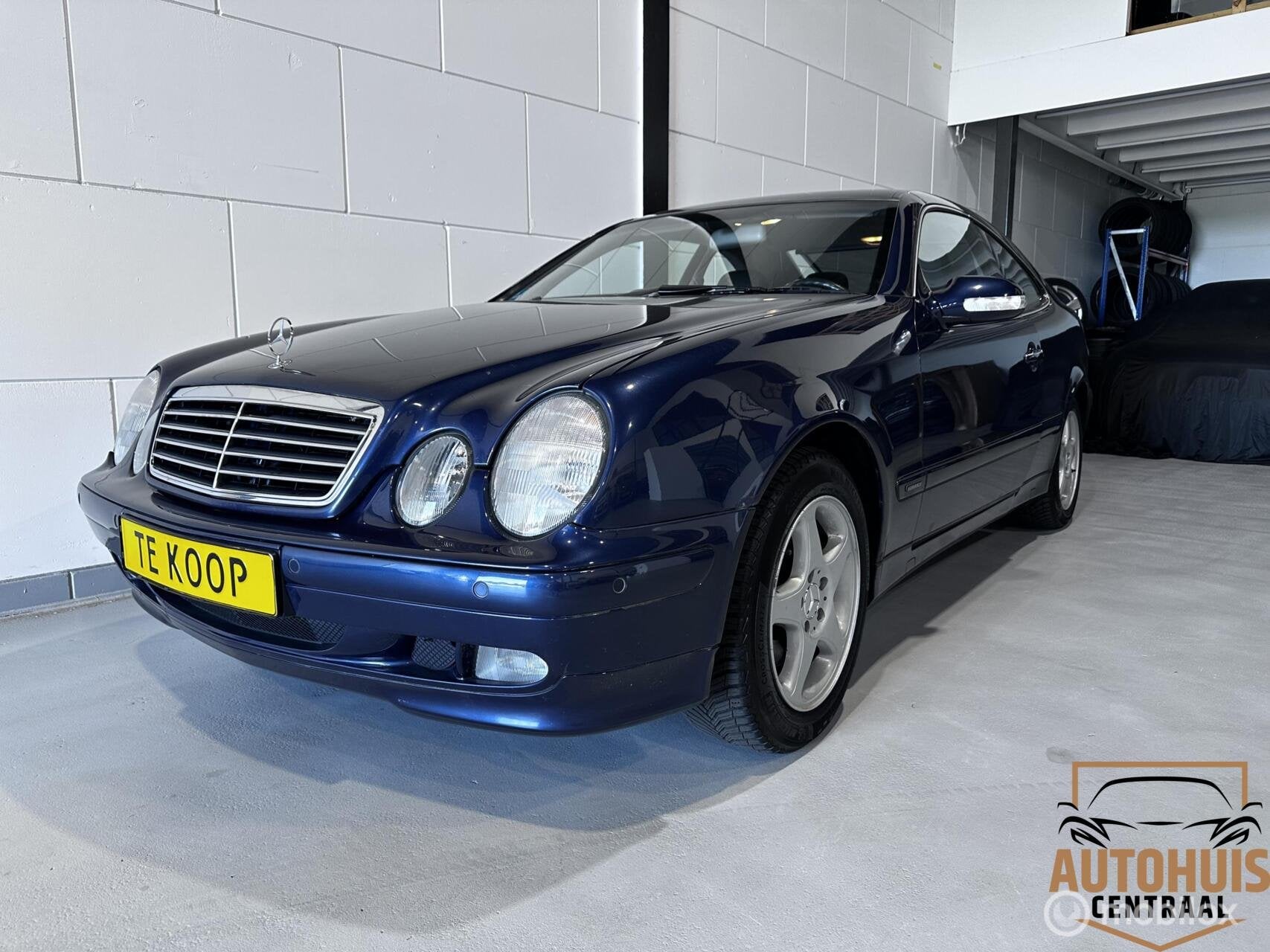 Mercedes CLK-klasse Coupé 320 Elegance*Airco*Leer*Trekhaak, Auto's, 745 kg, Achterwielaandrijving, Gebruikt, Zwart