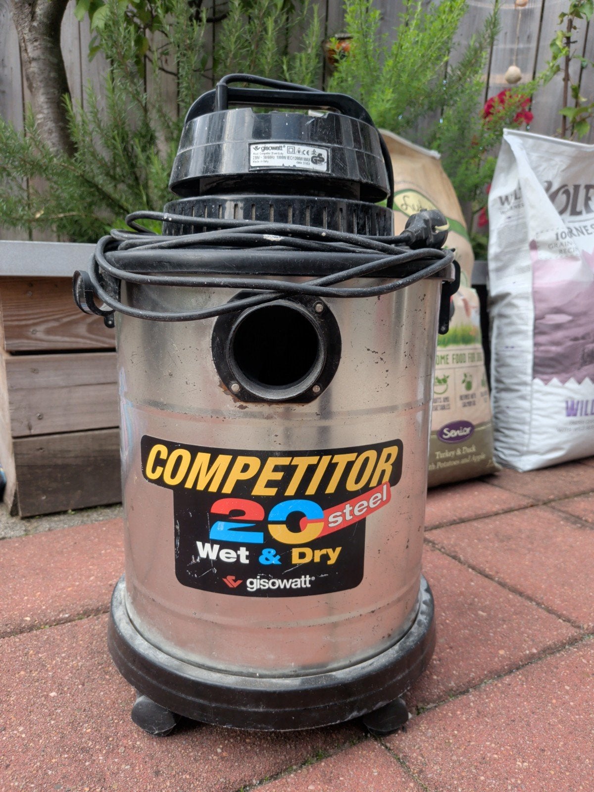 Gisowatt Competitor 20 Wet & Dry stofzuiger met slang, Ophalen, Gebruikt, Industriële stofzuiger, Minder dan 1200 watt