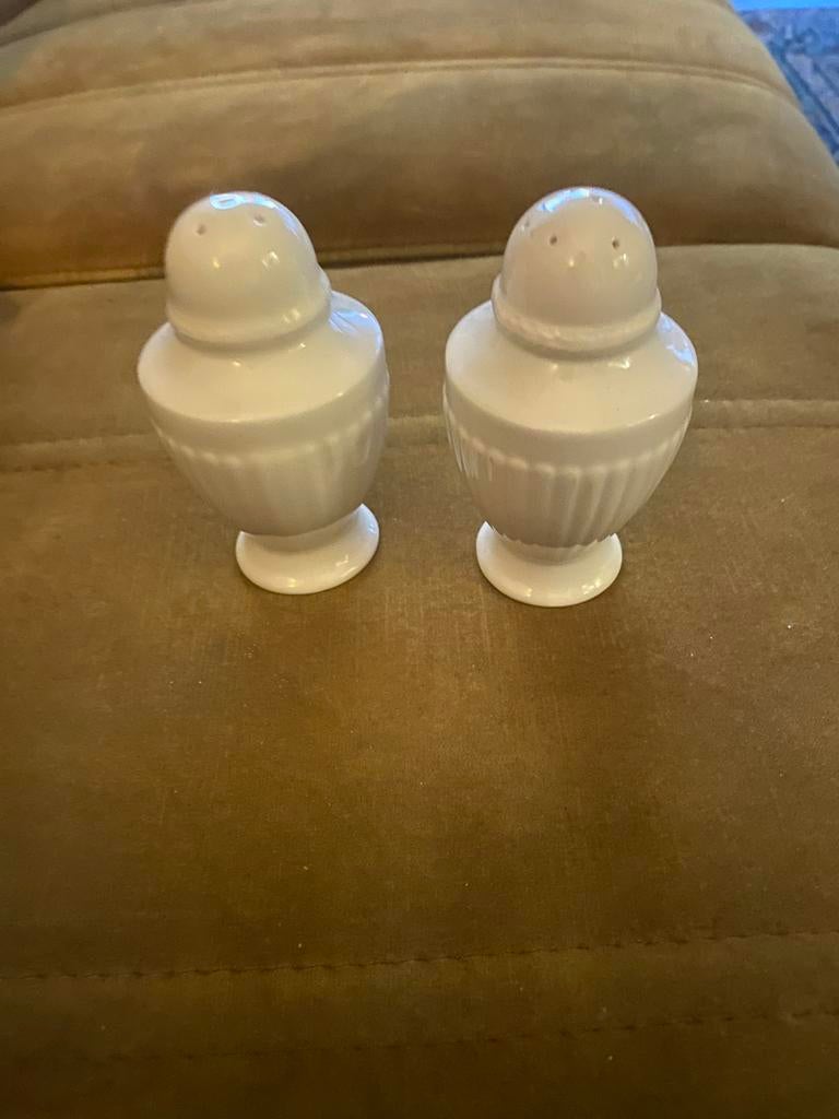 Wedgwood Edme Peper- en Zoutstel - Nieuwstaat, Huis en Inrichting, Keuken | Servies, Keramiek, Overige typen, Nieuw, Ophalen of Verzenden