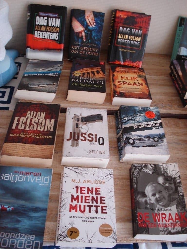 12 TRILLERS O,A,  ALLAN FOLSUM, Ophalen of Verzenden, Zo goed als nieuw, Karin Slaughter, Nederland