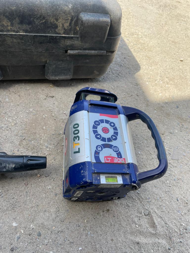 Bouwlaser, afschotlaser LT300 teab, Ophalen of Verzenden, Gebruikt, Batterij
