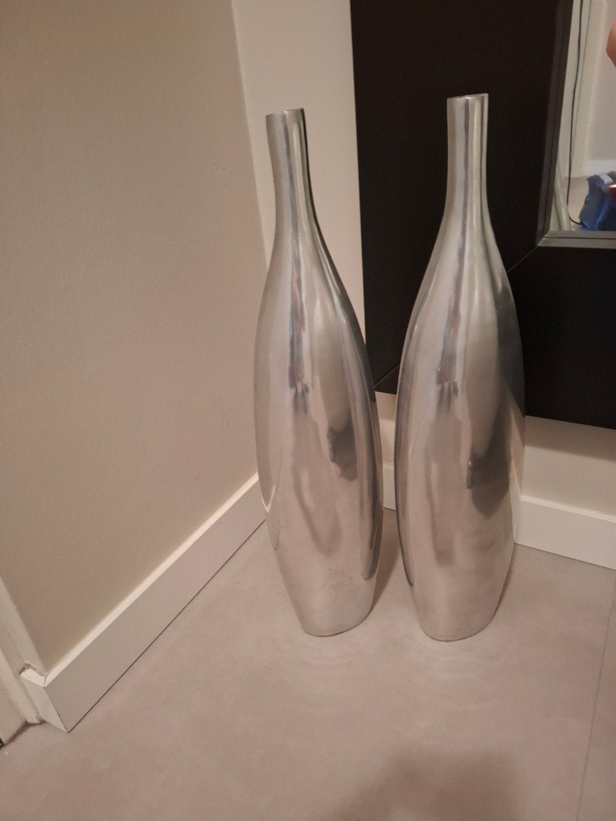 Set van 2 zilverkleurige metalen vazen - 60 cm hoog, Ophalen