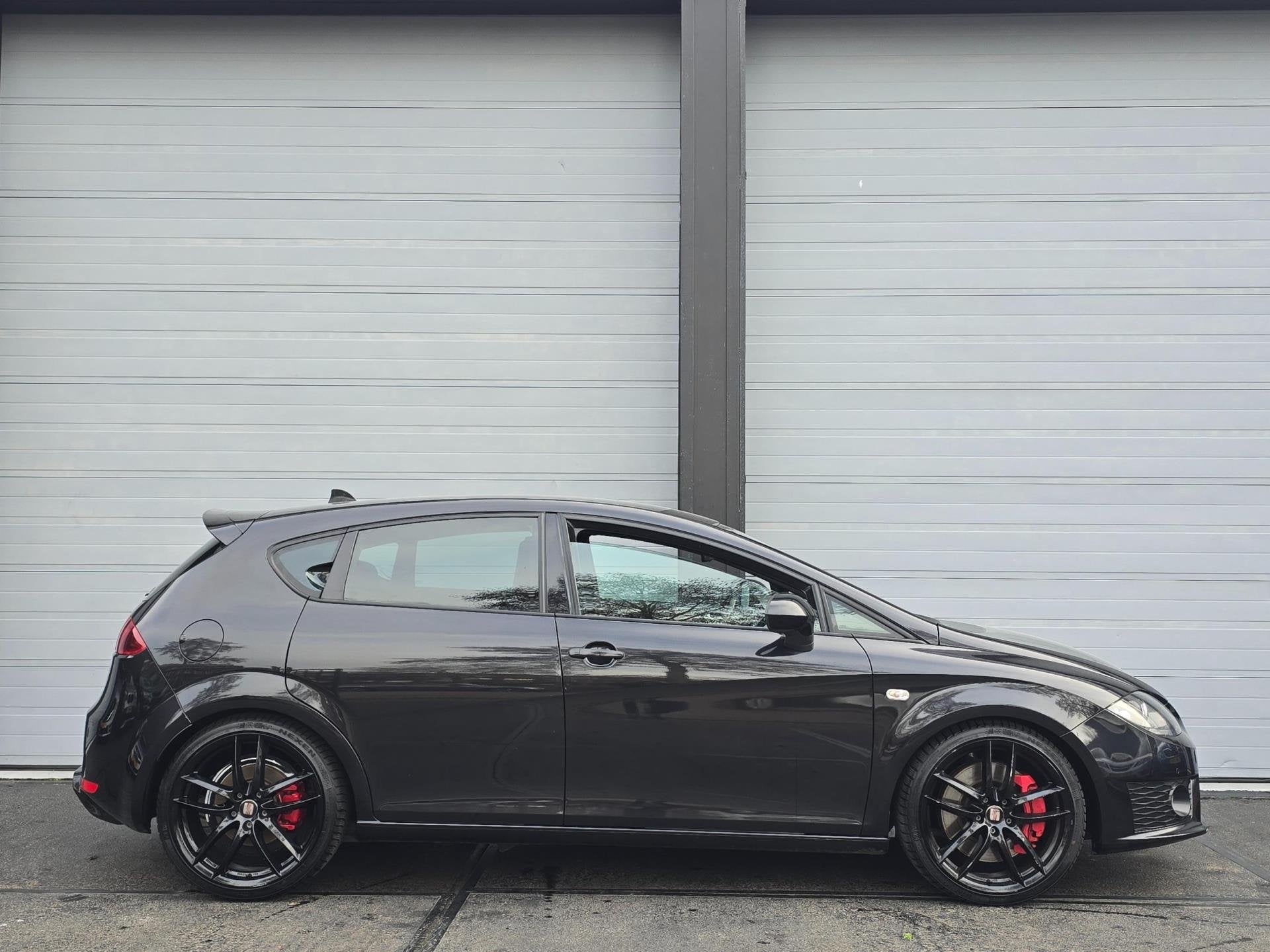 SEAT Leon 2.0 TFSI Cupra R310 World Cup Ediotio 1 of 200, Voorwielaandrijving, Gebruikt, Zwart, 1984 cc