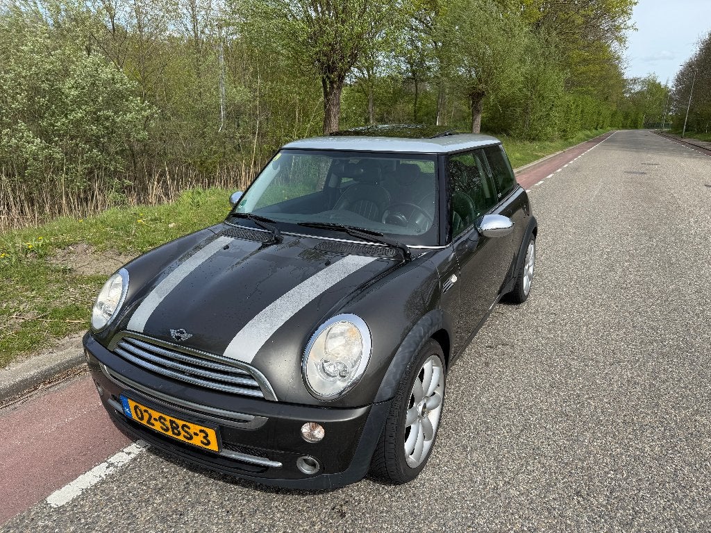 Mini 1.6 16V Cooper 2006 Grijs Park Lane, Auto's, Voorwielaandrijving, 4 cilinders, 4 stoelen, Handgeschakeld