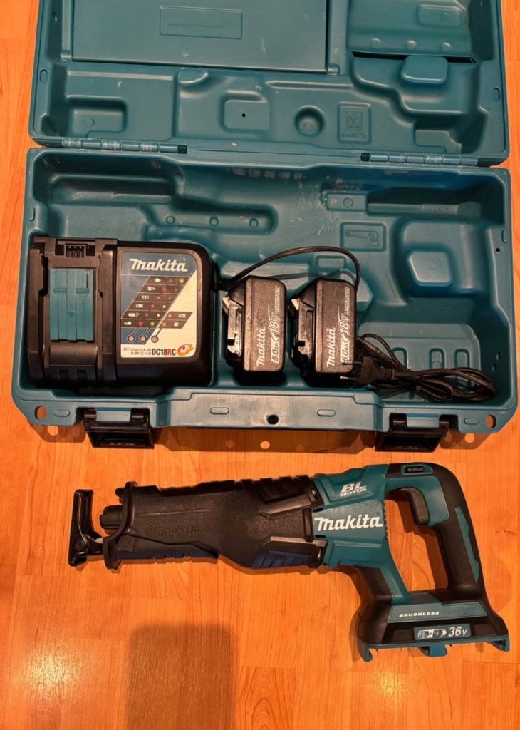 Reciprozaag makita 18V, 70 mm of meer, 600 tot 1200 watt, Ophalen of Verzenden, Zo goed als nieuw