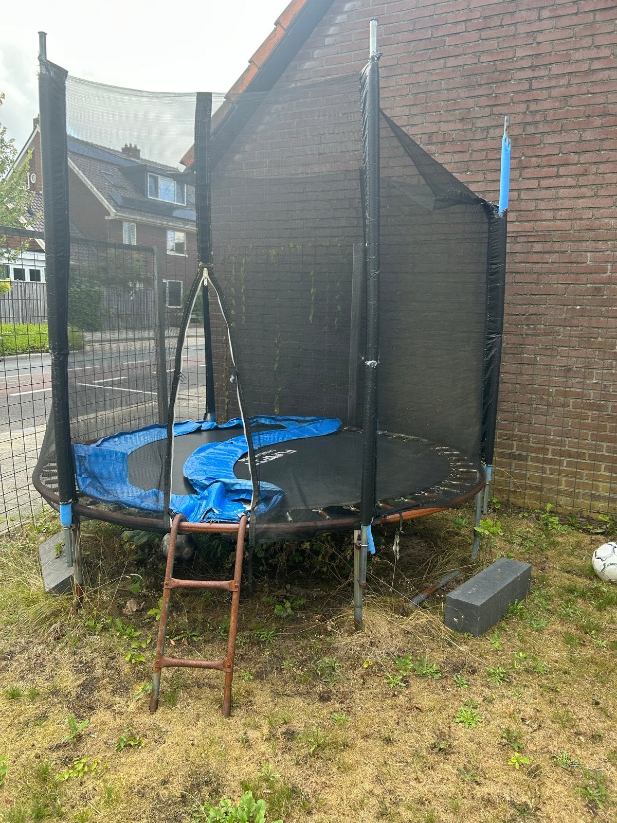 FUNFIT Trampoline met veiligheidsnet en ladder, Ophalen, Gebruikt